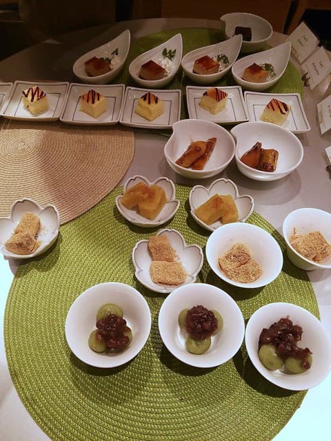 めん、色いろ。いつでも、おやつ。 - おやつテーブル①（スイーツ）