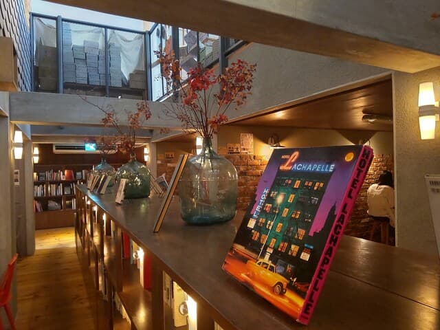 ズイウン ダイニング - BOOKカフェ。