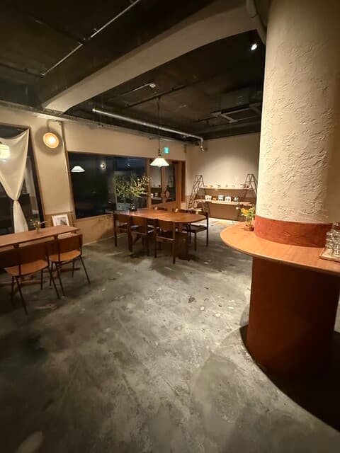 horn - 店内