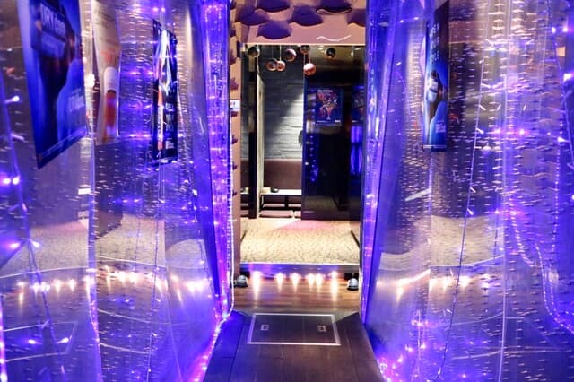 プライベート個室×肉バル 29〇TOKYO - スタイリッシュなモダン空間