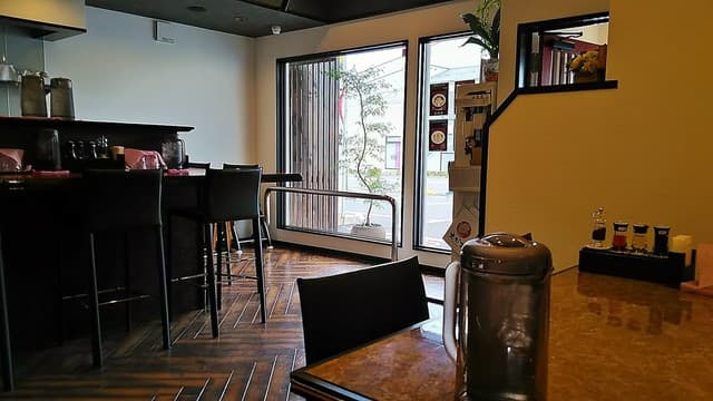 鶏そば専門店 らーめんえびす - 店内