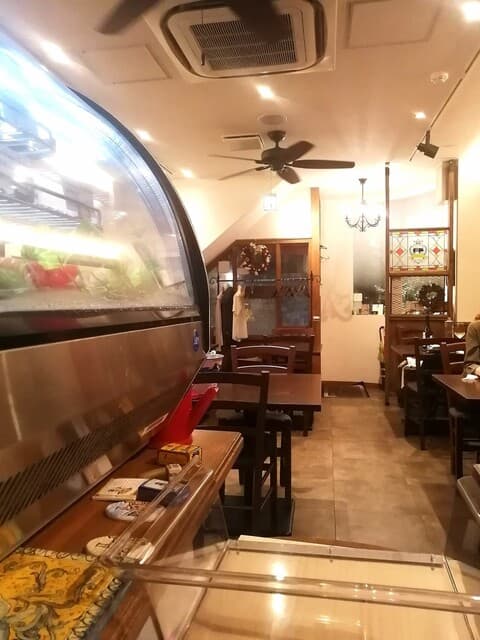 ラ ポルケッテリア - 陳列ケースと店内