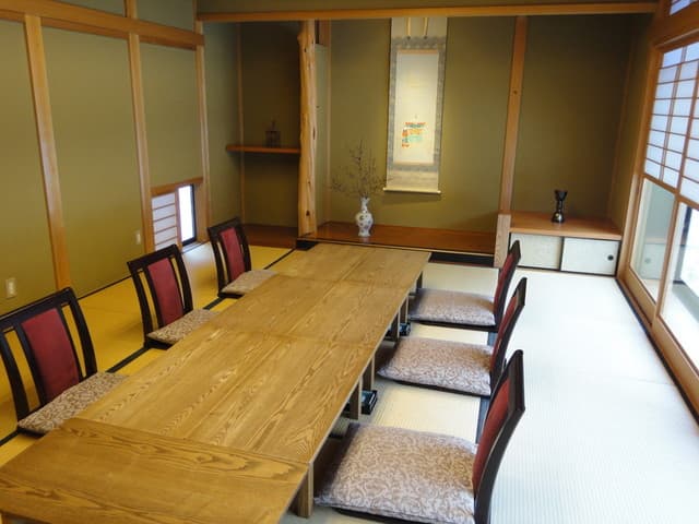 喫茶 山音 - 10人くらいまで可能な広間