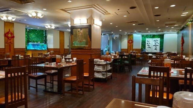 湖陽樹 - 広い店内