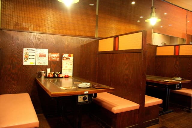 お好み焼・ファミリー居酒屋 偶 吉田駅前店 - 広々とした店内