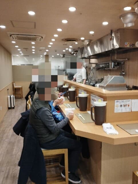 なにわ 麺次郎 - 店内の様子
