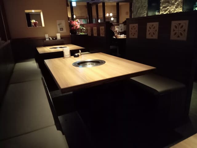炭火焼肉 石垣庵 -