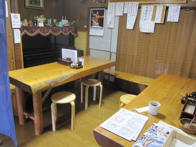 そば善 - 本日は、板張りのﾃｰﾌﾞﾙ席にて・・。