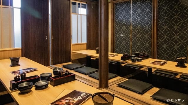 大和野菜と地酒 大和乃山賊 - ゆったり寛げる掘りごたつ個室は最大60名様まで宴会可能