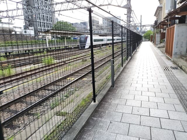 山梨レストラン メリメロ - 線路の真横