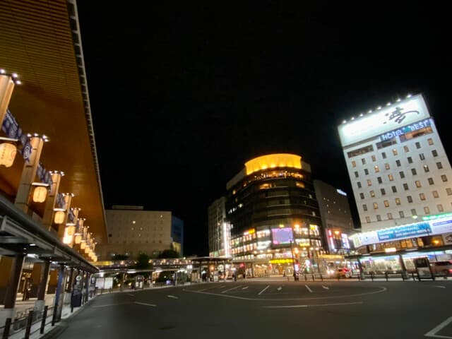 天ぷらと寿司18坪 - お店の目の前は長野駅