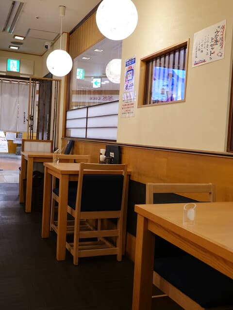 職人手焼き鰻 儀門 - 店内