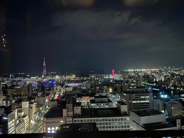 THE ROOF ONE FUKUOKA HOTEL - 席から眺める夜景