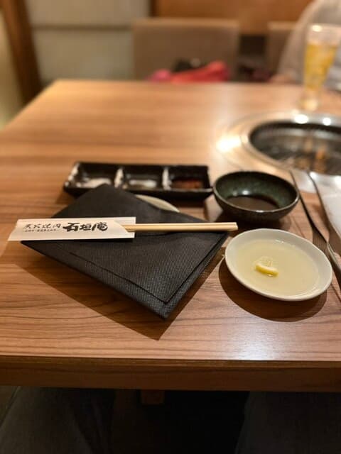 炭火焼肉 石垣庵 - 個室でいただけたのでゆったりできました。