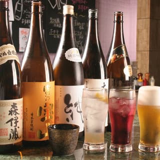 We offer homemade sawhorses, as well as carefully selected Japanese sake and wine.