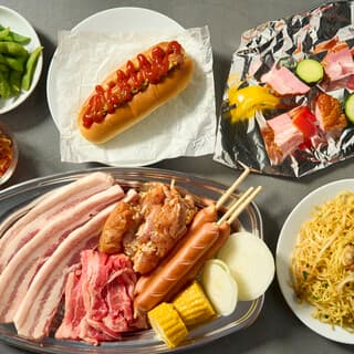 BBQプラン:10種類の料理に加え、2時間半の飲み放題が付きます。