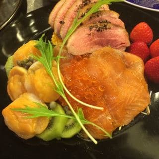 Handpicked premium duck meat used in this exquisite smoked dish. A true masterpiece of craftsmanship.