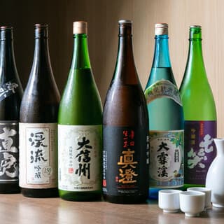 Selected from a wine shop! We have prepared a variety of distinctive local sake from Nagano.