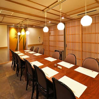 From large rooms to small ones. Experience a luxurious Japanese atmosphere with people you care about.