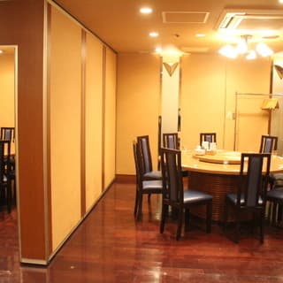 A great table room for large banquets! Suitable for groups of 10 to 60 people.