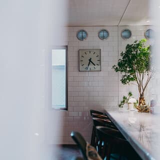 A space where comfort and a sense of exclusivity coexist. A space filled with the owner's dedication and care.
