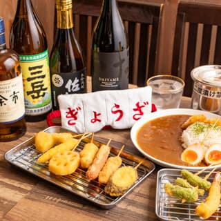 Ahh, the carbonation really complements the dumplings! Let's toast with a variety of drinks ♪