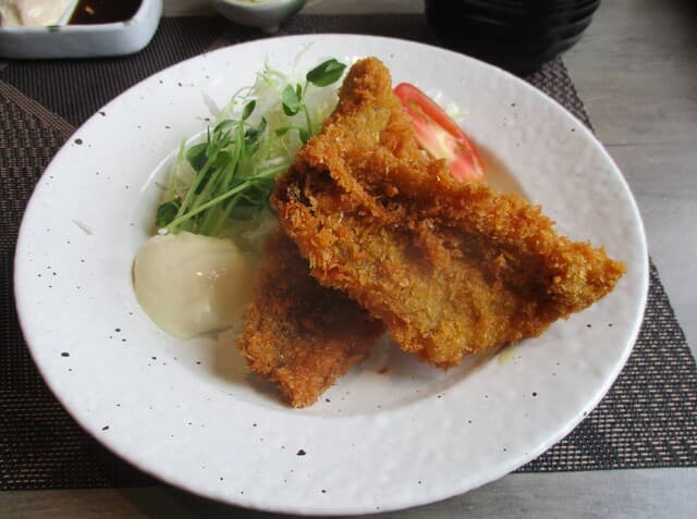 오래전부터 홋카도에 와서 먹고 싶었던 “ホッケフライ”. 정말 맛있어요! ψ(*^O ^*)ψ♪