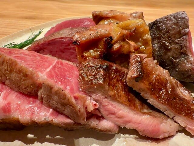 재료와 불이 교차하는 숙련된 기술, 그 순간을 맛보세요 ∴ 마키비 유이