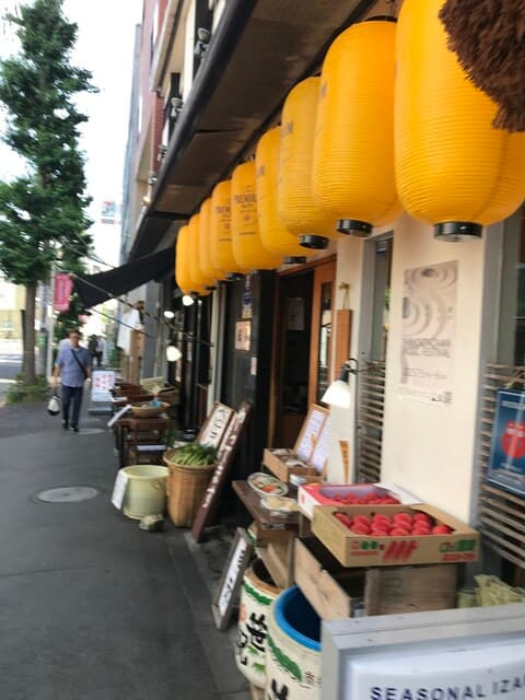 사쿠나카　낮에 음료 마시기