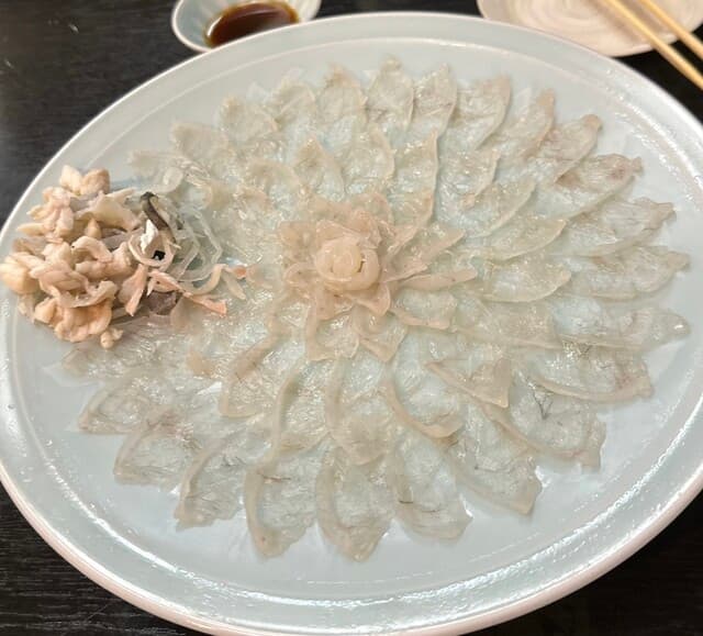 【맛있는 살아있는 농어! / 도쿄 니혼바시의 맛집】