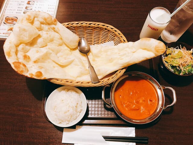 환일칸 근처에 있는 카레집에서 튀긴 치킨 카레