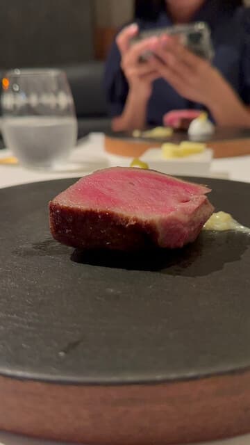 만약 합리적인 가격으로 로스트 스테이크를 맛보고 싶다면 vitis만 선택하세요.