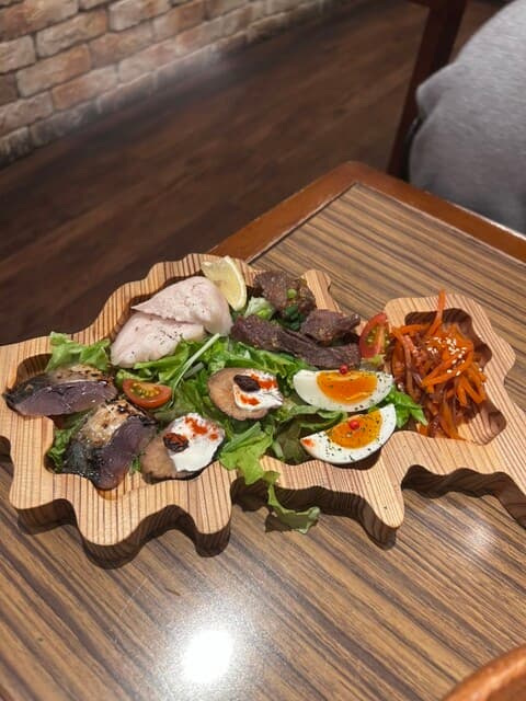 작은 접시로 둘러보는 동북, 맥주가 퍼지는 밤에!