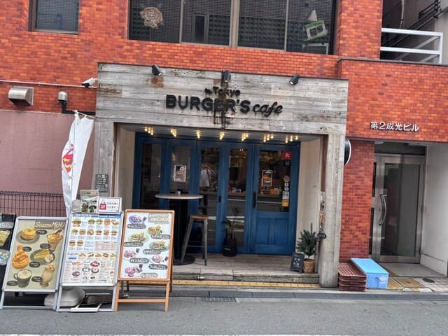 신주쿠 삼둡미에서 도보 3분? Mr.TOKYO BURGER 카페