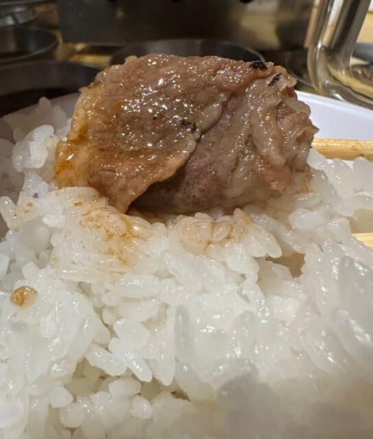 혜비수 남 지역의 인기 육류 전문점, 홀몬