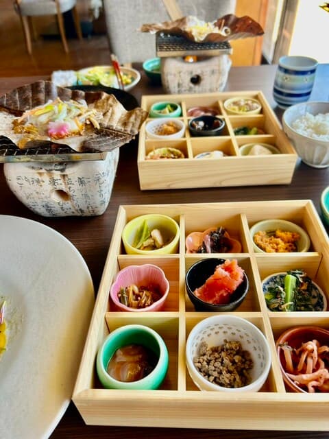 고급스러운 공간과 아름다운 환경에서 맛있는 런치 부페♡