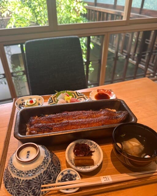Enjoy a famous one-kami eel!