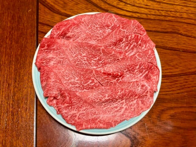 ナンバーの歴史に浸る、歴史的背景のある店「Hari Ju」でプライベートルームでの焼肉を楽しんだ。