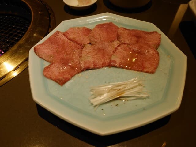 오늘은 치과 선생님과 오랜만에 신지에서 바베큐를 먹었어! 와우, 가격이 원래보다 약 1.5배나 되더라!