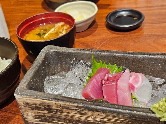 철저의 생선과 맛있는 오븐으로 조리된 밥☆