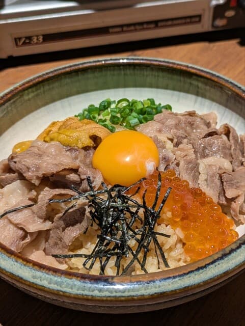 駅の近くでプライベートルームでのリラックスできる創造的な日本料理！！