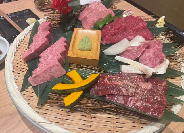 전좌개실의 고급 바베큐집
