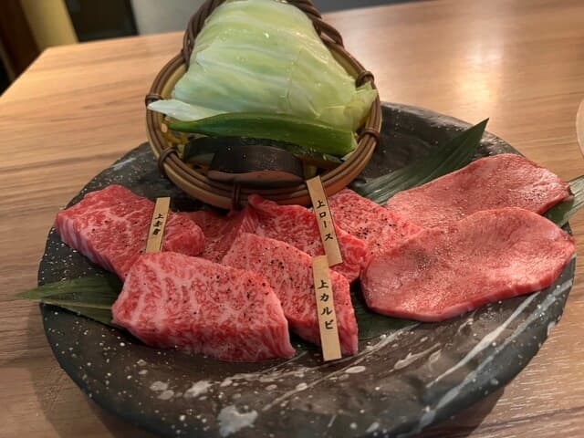 석원 소의 맛있는 부분을 조금씩