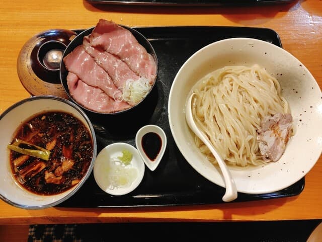 蕎麦屋の絶品ローストビーフ
