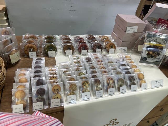 ケーキ パスタ&バール いすずカフェ - 小倉駅構内出店