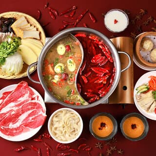 In cold winters, hot pot is the perfect choice! The medicinal diet effects make your body feel warm from the inside out.