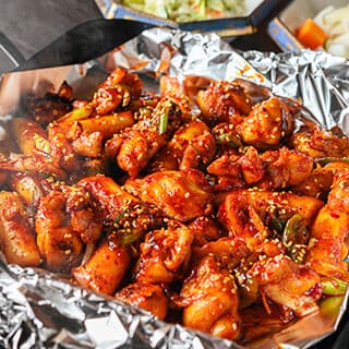 The homemade sauces of "Jocobachi Kin" and "Rosé Dishes" are highly recommended.
