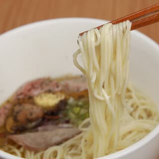 A premium dish of chicken and truffle! Enjoy the changes in appearance and aroma as well.