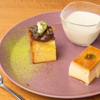 We also provide desserts for those who want to have a coffee in a cozy atmosphere.