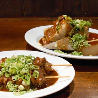 名物(1):5種味噌混合,精心燉煮的土鍋料理